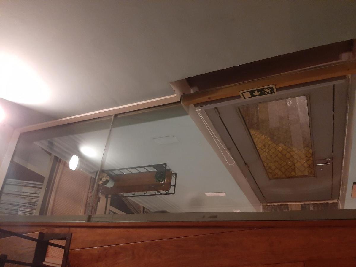Unique Stylish House In Beautiful Graca Apartment Lisboa Ngoại thất bức ảnh
